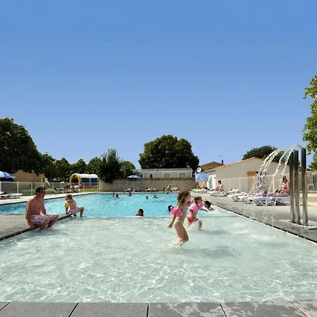 Camping Le Bel Air *** - Maeva Camping Campsite La Flotte